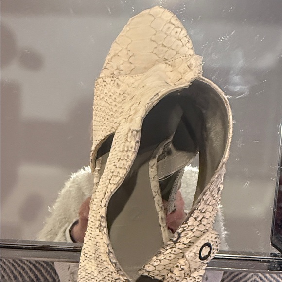 Omelle Elegant Cream/Grey Skin Sandals 37 1/2 - Bronze Stacked Heel NEVER worn - Picture 5 of 12